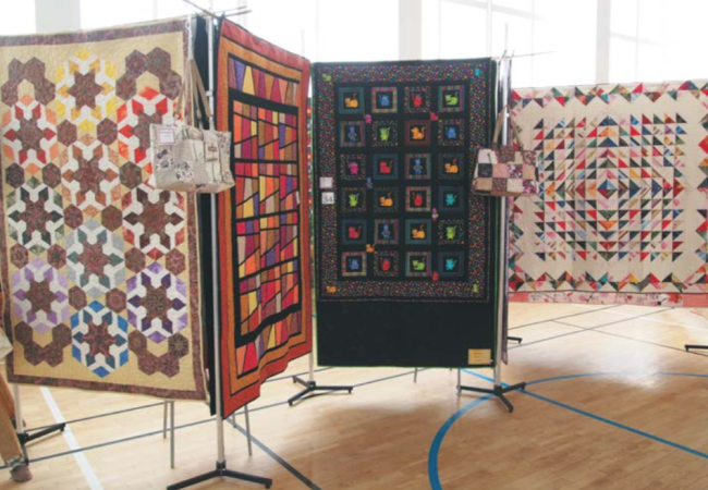 Milovnice patchworku a quiltu vystavovaly v Tišnově